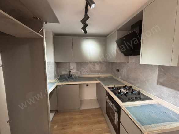 Güvenlikte Sıfır Kapalı Otoparklı Doğalgazlı Şık 2+1 Satılık Daire Muratpaşa Güvenlik Mah