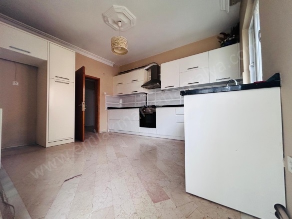 Yeşilbahçe Mah. Muratpaşa Satılık Daire |  3+1 Oda | 150M2 10.500.000Tl  Krediye Uygun  | 3. Kat | Doğalgaz(Kombi) | 1 Banyo Resim-2