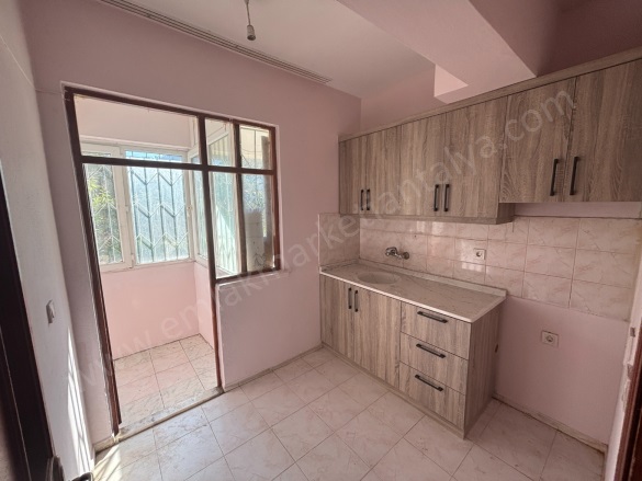 Kızıltoprak Mah. Muratpaşa Kiralık Daire |  2+1 Oda | 80M2 Aylık 22.500Tl | Yüksek Giriş | Klima | 1 Banyo Resim-2