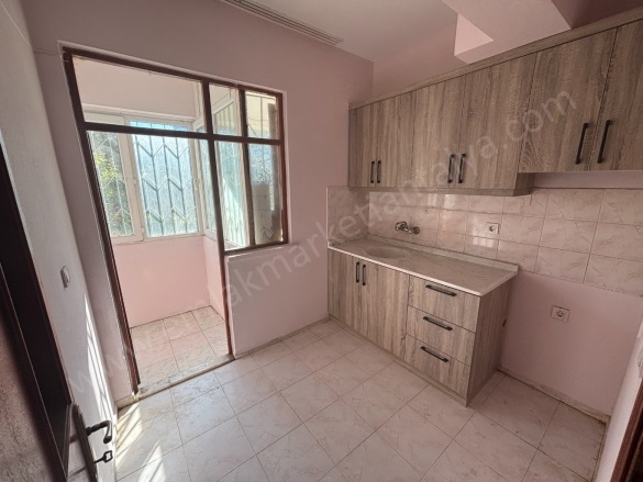 Kızıltoprak Mah. Muratpaşa Kiralık Daire |  2+1 Oda | 80M2 Aylık 22.500Tl | Yüksek Giriş | Klima | 1 Banyo Resim-3
