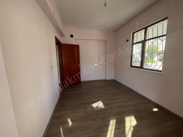 Kızıltoprak Mah. Muratpaşa Kiralık Daire |  2+1 Oda | 80M2 Aylık 22.500Tl | Yüksek Giriş | Klima | 1 Banyo Resim-5