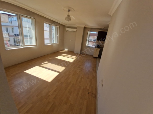 Yenigün Mah. Muratpaşa Satılık Daire |  2+1 Oda | 80M2 3.900.000Tl  Krediye Uygun  | 5. Kat | Doğalgaz(Kombi) | 1 Banyo Resim-3