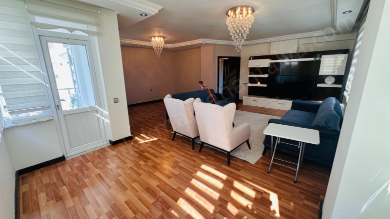 Bahçelievler Mah. Muratpaşa Satılık Daire |  4+1 Oda | 240M2 12.950.000Tl  Krediye Uygun  | 5. Kat | Doğalgaz(Kombi) | 2 Banyo Resim-1