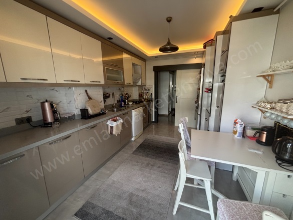 Demircikara Mah. Muratpaşa Satılık Daire |  3+1 Oda | 150M2 11.700.000Tl  Krediye Uygun  | 2. Kat | Doğalgaz(Kombi) | 2 Banyo Resim-4