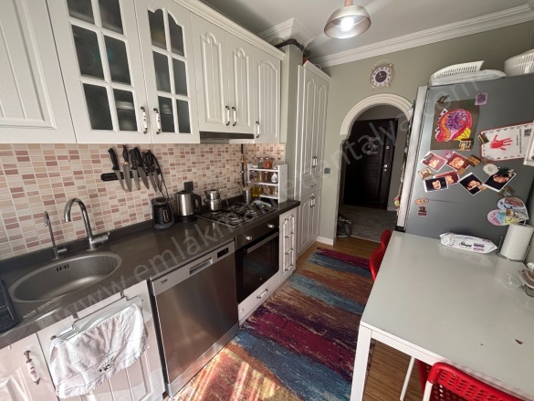 Kızıltoprak Mah. Muratpaşa Satılık Daire |  5+1 Oda | 180M2 8.200.000Tl  Krediye Uygun  | 3. Kat | Doğalgaz(Kombi) | 2 Banyo Resim-4