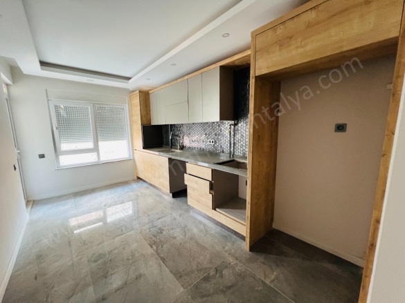Meydankavağı Mah. Muratpaşa Kiralık Daire |  3+1 Oda | 155M2 Aylık 70.000Tl | 4. Kat | Doğalgaz(Kombi) | 2 Banyo Resim-2
