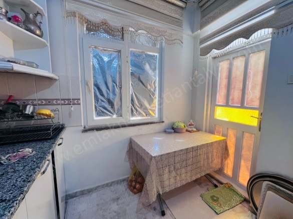 Dutlubahçe Mah. Muratpaşa Satılık Daire |  3+1 Oda | 135M2 4.250.000Tl  Krediye Uygun  | 2. Kat | Klima | 1 Banyo Resim-3