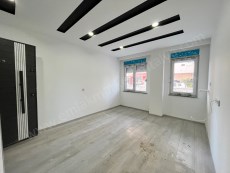 CUMHURİYETTE TRAMVAY YAKINI FIRSAT SIFIR 1+1