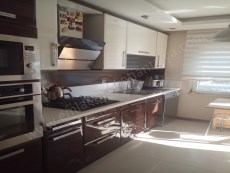  UNCALIDA YÜZME HAVUZLU , D.GAZLI , EBEVEYN BANYOLU KATTA 2+1