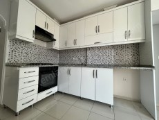 MERKEZİ KONUMDA KATTA AYRI MUTFAK 2+1 