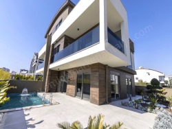 Muratpaşa Güzeloba Mah. Satılık Villa 4+1 265 M2 | Villa | Klima | 3 Banyo