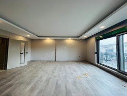 Kepez Yeni Emek Mah. Satılık Daire 2+1 80 M2 | 1. Kat | Doğalgaz(Kombi) | 1 Banyo