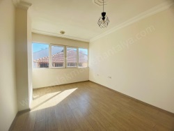 Muratpaşa Dutlubahçe Mah. Kiralık Daire 2+1 95 M2 | 3. Kat | Klima | 1 Banyo