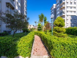 SİTE İÇİ TEMİZ BAKIMLI KAPALI OTOPARKLI YÜZME HAVUZLU 1+1