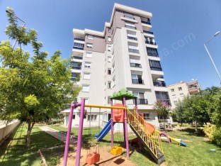 KIZILTOPRAKTA SİTE İÇİ GENİŞ ARAKAT 3+1 DAİRE 