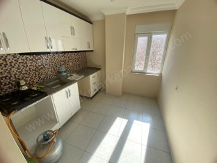MEVLANA CADDESİ YAKINI 2+1 ARAKAT AYRI MUTFAKLI KİRALIK DAİRE