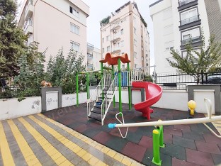 MERKEZDE TRAMVAY YAKINI İÇİ LÜKS YAPILI 2+1