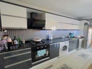 CADDE ÜSTÜ AYRI MUTFAKLI ASANSÖRLÜ GENİŞ 3+1
