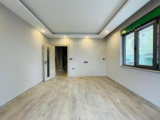 YENİ EMEKTE KENT MEYDANI YAKINI GENİŞ AYRI MUTFAK 1+1