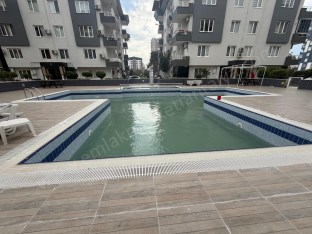 12.CADDE YAKINI SİTE İÇİ ARAKAT GENİŞ 3+1