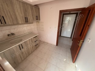 MEYDAN KAVŞAĞI ARKASI KİRALIK DAİRE
