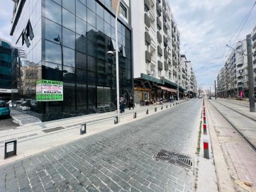 ALİ ÇETİNKAYA CADDESİNDE 240 M² 3 KATLI KÖŞE DÜKKAN