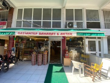 SOĞUKSU CADDE ÜZERİNDE DEVREN BAHARAT DÜKKANI