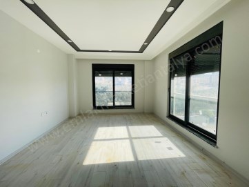 GÖÇERLER MAHALLESİNDE HAVUZLU SİTEDE 4+1 DUBLEKS