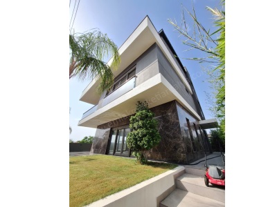 Güzelobada Denize 3 Dk Mesafede Ultra Lüks 5+1 Satılık Villa Muratpaşa Güzeloba Mah