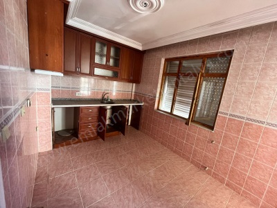 Gündoğdu Tramvay Yanı Arakat 2+1 Bakımlı Satılık Daire Kepez Mah