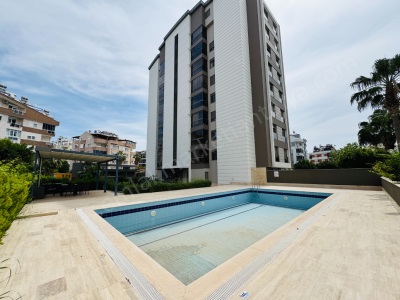 Denize Yakın Kapalı Otoparklı Yerden Isıtmalı Ara Kat 4+1 Lüks Satılık Daire Konyaaltı Öğretmenevleri Mah