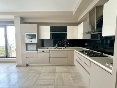 Merkezi Konumda Kusursuz Ayrı Mutfaklı 3+1 Satılık Daire Konyaaltı Uncalı Mah