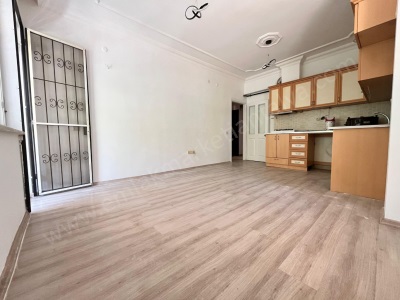 Sağlık Ocağı Okul Anayola Servis Güzergahına Yakın Temiz 2+1 Satılık Daire Muratpaşa Konuksever Mah