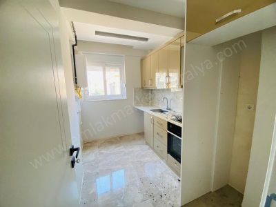 Cepheleri Açık Yerden Isıtmalı Ayrı Mutfaklı 2+1 Satılık Daire Muratpaşa Etiler Mah