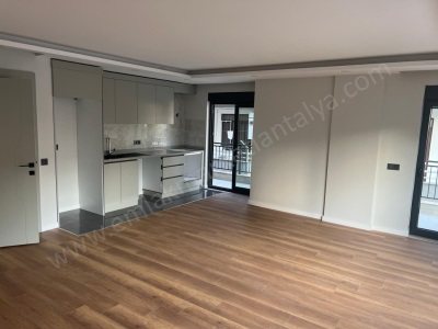 Üçgen Mahallesinde Arakat Asansörlü Sıfır 2+1 Satılık Daire Muratpaşa Mah