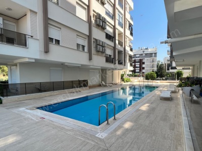 Site İçi Doğalgaz Kombili Yüzme Havuzlu Geniş 2+1 Satılık Daire Konyaaltı Hurma Mah