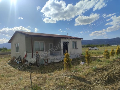 Dört Dönüm Arazi İçerisinde Müstakil Yayla Evi 2+1 Satılık Ev Korkuteli Yeşilyayla Mah