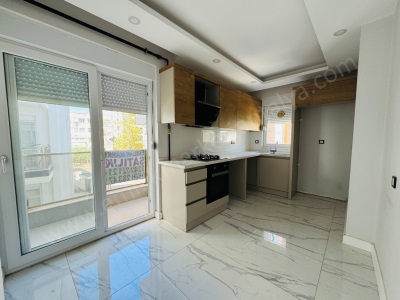 Varlık Mahallesinde Arakat Çift Banyolu Ferah 3+1 Satılık Daire Muratpaşa Mah