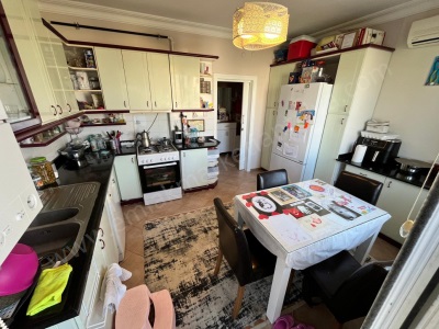 Katta Tek Kombili Ebeveyn Banyolu Park Cepheli Asansörlü Arakat 3+1 Satılık Daire Konyaaltı Altınkum Mah