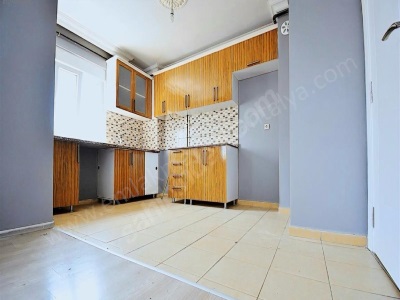 İşte Fırsat ! Doğalgaz Kombili Asansörlü Güney Cephe 2+1 Arakat Satılık Daire Muratpaşa Kızılarık Mah