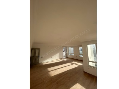 Güzelobada Denize Yakın Tadilatlı 3+1 Satılık Daire Muratpaşa Güzeloba Mah