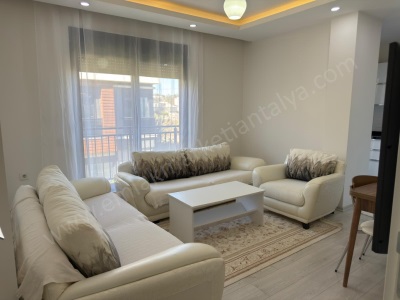 Lara Plajlarına 1 Km Mesafede Havuzlu Sitede 1+1 Arakat Satılık Daire Muratpaşa Güzeloba Mah