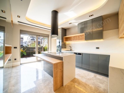 Lara Güzelobada Sahile Yakın Full Donanımlı 5+1 Lüks Satılık Villa Muratpaşa Güzeloba Mah