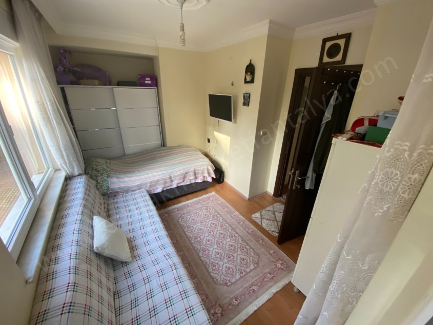 MEYDANKAVAĞINDA 12.CADDE YAKINI 2+1 ÖNÜ AÇIK DAİRE