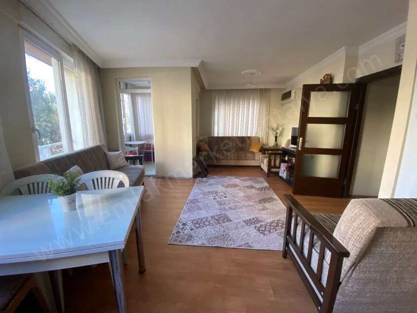 MEYDANKAVAĞINDA 12.CADDE YAKINI 2+1 ÖNÜ AÇIK DAİRE