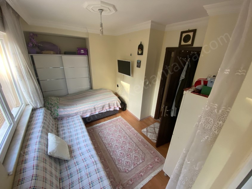 MEYDANKAVAĞINDA 12.CADDE YAKINI 2+1 ÖNÜ AÇIK DAİRE
