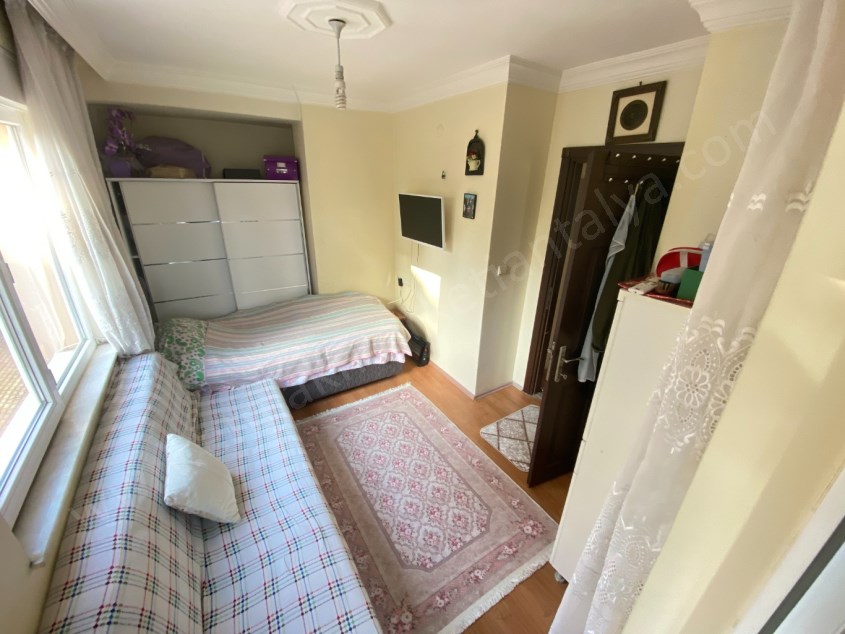 MEYDANKAVAĞINDA 12.CADDE YAKINI 2+1 ÖNÜ AÇIK DAİRE