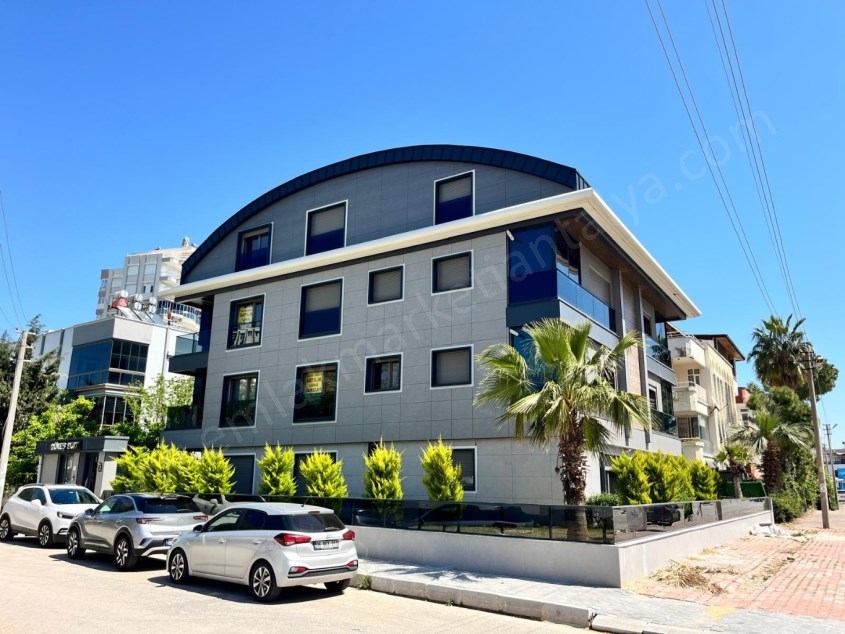 BARINAKLARDA DENİZE 1 DK. MESAFEDE LÜKS YENİ 1+1 AKILLI SİSTEMLİ DAİRE 