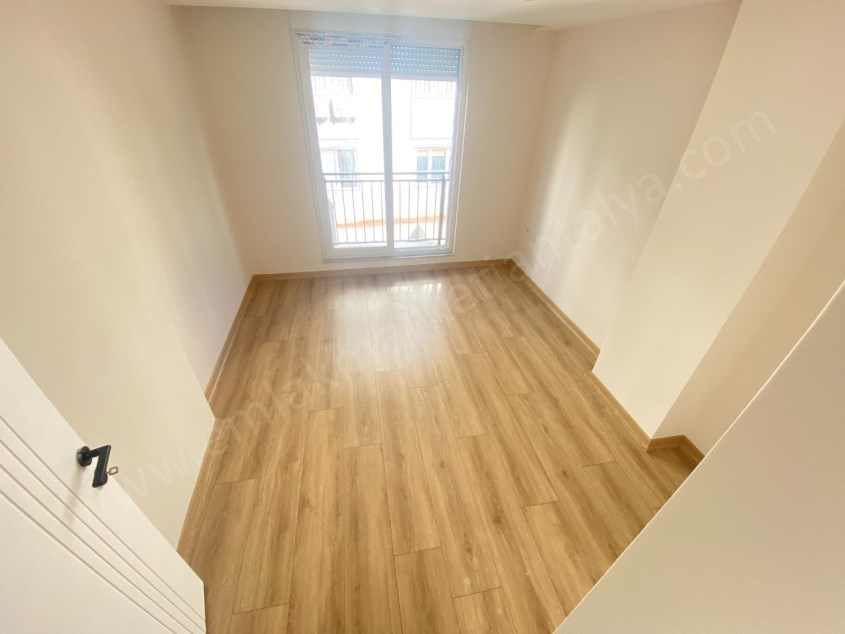 BELEDİYE ARKASI SIFIR KATTA 1+1 DAİRE 