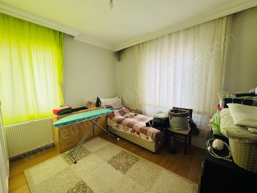 MEYDAN KAVŞAĞINA 1 DK. ASANSÖRLÜ 3+1 ARAKAT